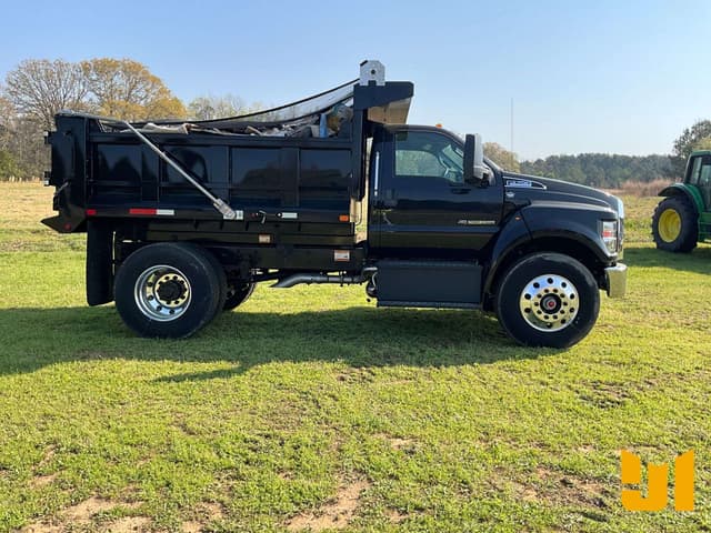 Image of Ford F-750 equipment image 3