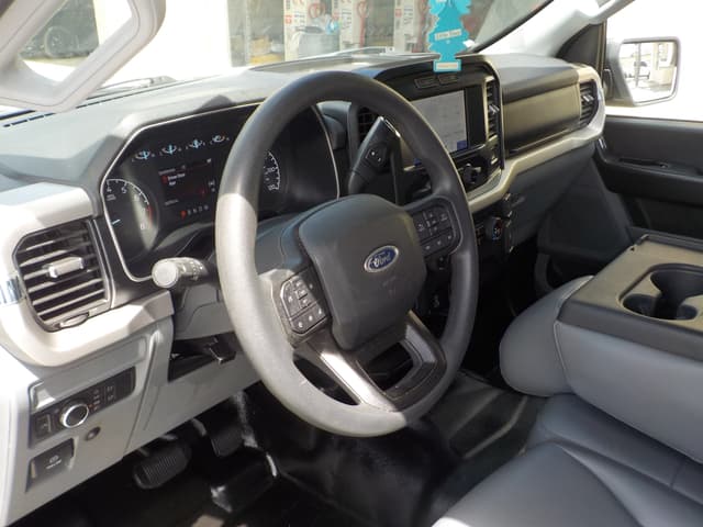 Image of Ford F-150 equipment image 4