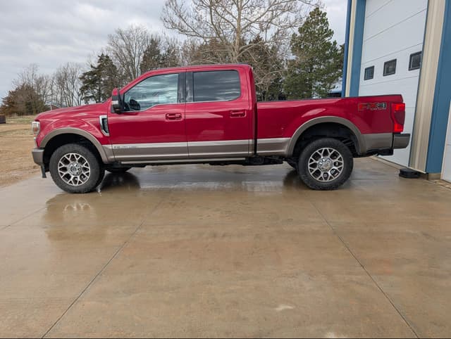 Image of Ford F-250 equipment image 3