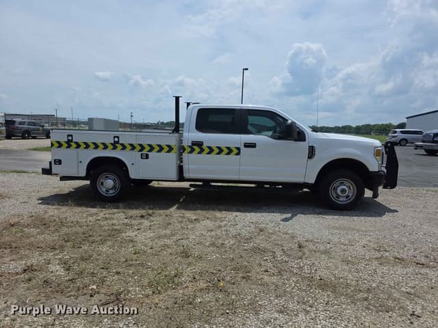 Image of Ford F-250 equipment image 3