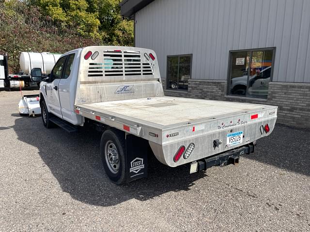 Image of Ford F-250 equipment image 2