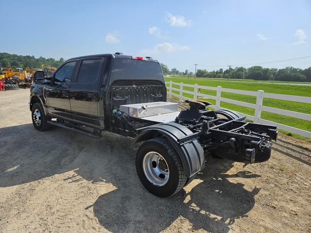 Image of Ford F-350 equipment image 2
