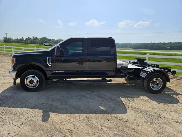 Image of Ford F-350 equipment image 1