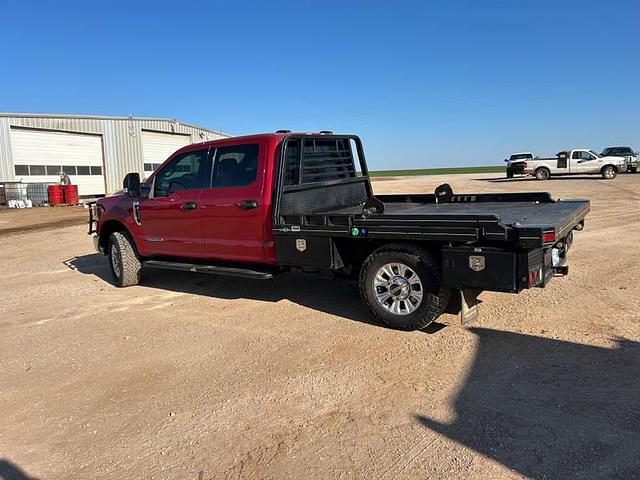 Image of Ford F-350 equipment image 3