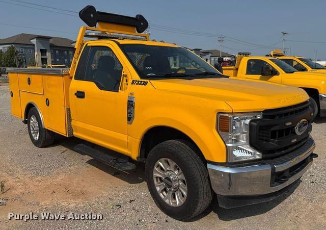 Image of Ford F-350 equipment image 2