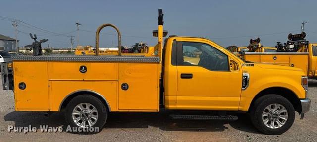Image of Ford F-350 equipment image 3