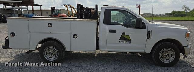 Image of Ford F-350 equipment image 3