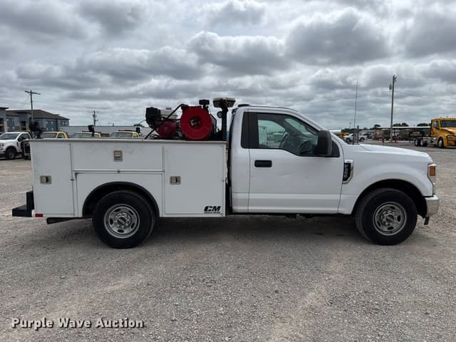 Image of Ford F-350 equipment image 3