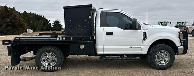 Image of Ford F-350 equipment image 3