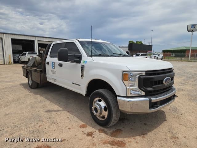 Image of Ford F-350 equipment image 2
