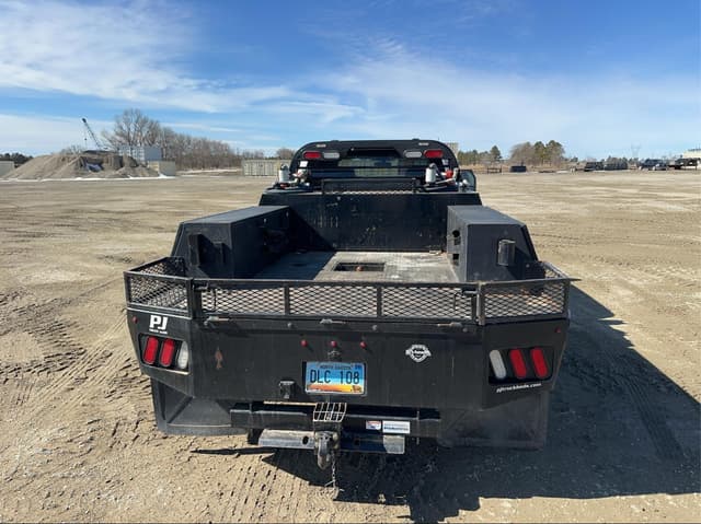 Image of Ford F-350 equipment image 4