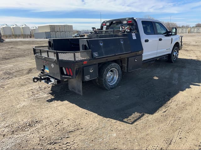 Image of Ford F-350 equipment image 3