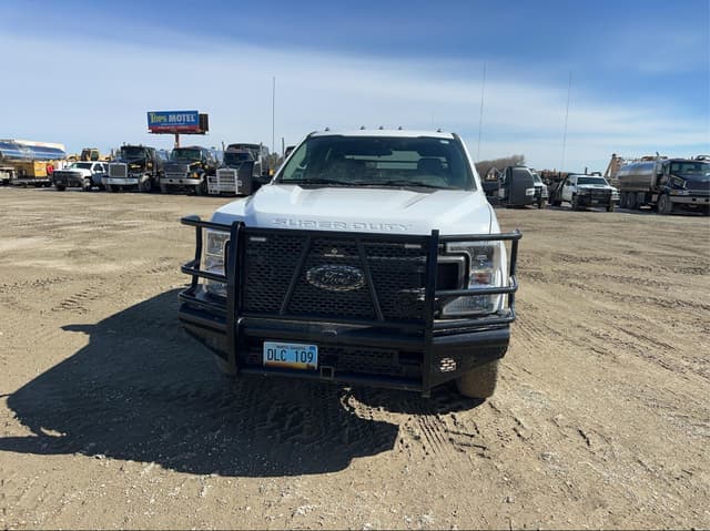 Image of Ford F-350 equipment image 1