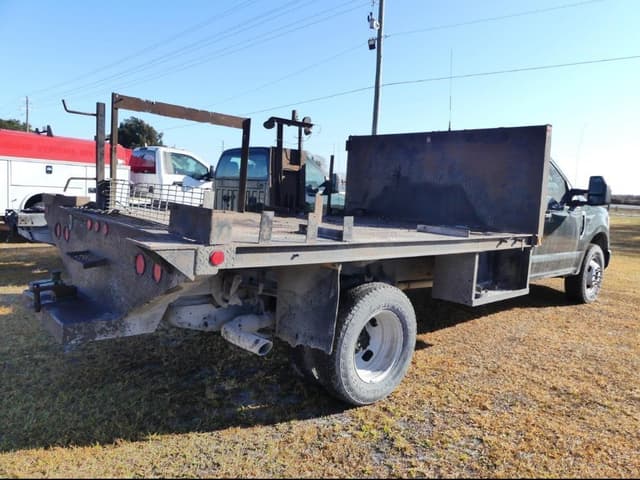 Image of Ford F-350 equipment image 3
