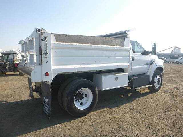 Image of Ford F-650 equipment image 2