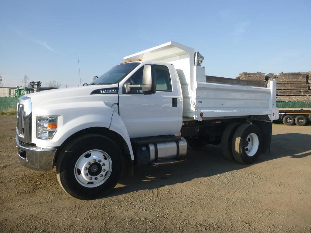 Image of Ford F-650 Primary image