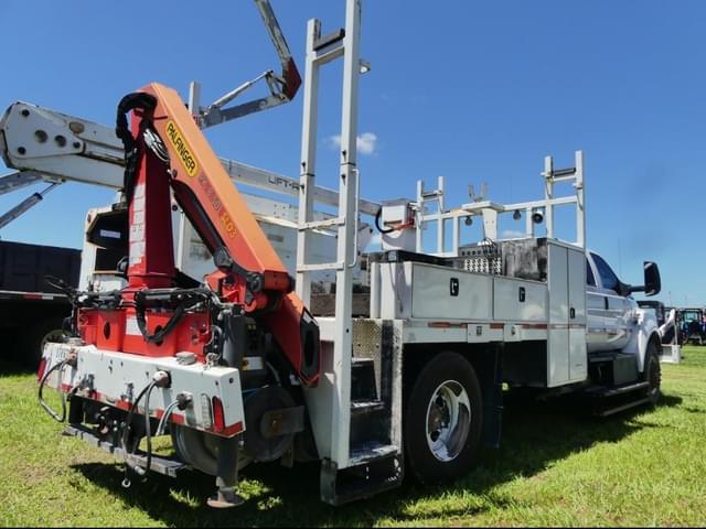 Image of Ford F-750 equipment image 2