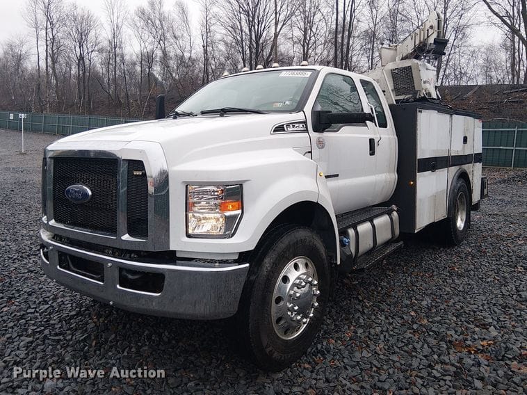 2021 Ford F-750 Equipment Image0