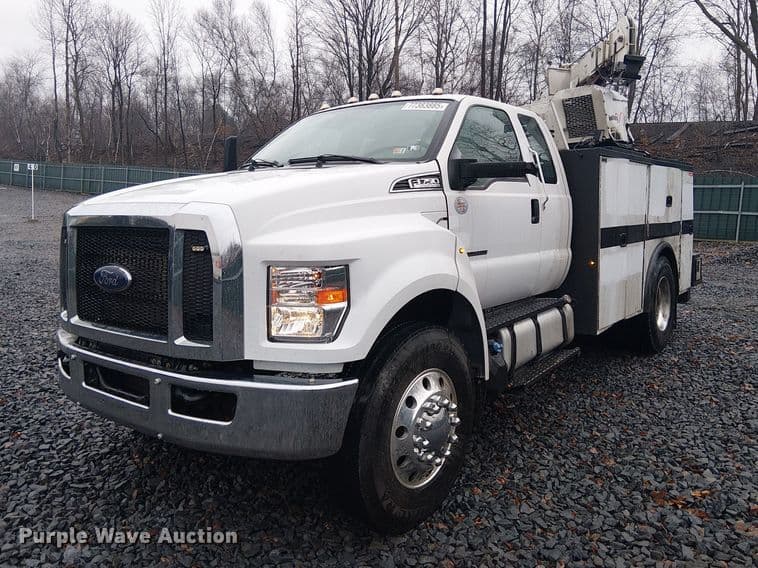 Image of Ford F-750 Primary image