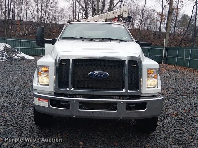 Image of Ford F-750 equipment image 1