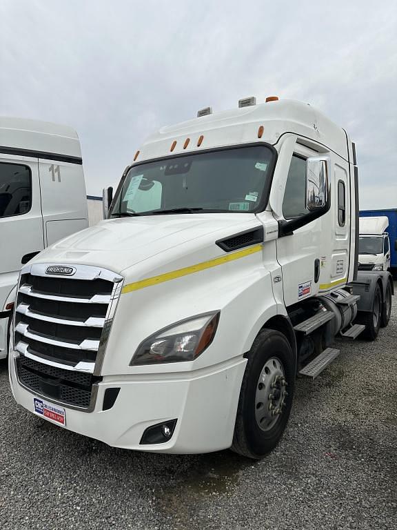 Image of Freightliner Cascadia 116 Primary image