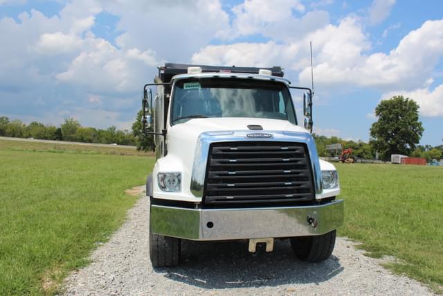 Image of Freightliner 114SD equipment image 1