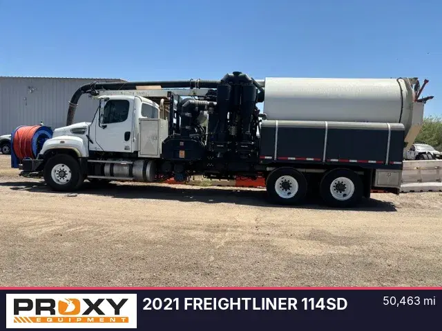 Image of Freightliner 114SD Primary image