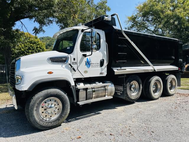 Image of Freightliner 114SD equipment image 1