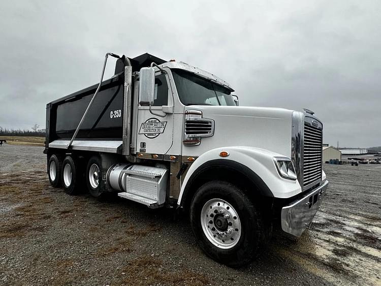 2021 Freightliner 122SD Equipment Image0