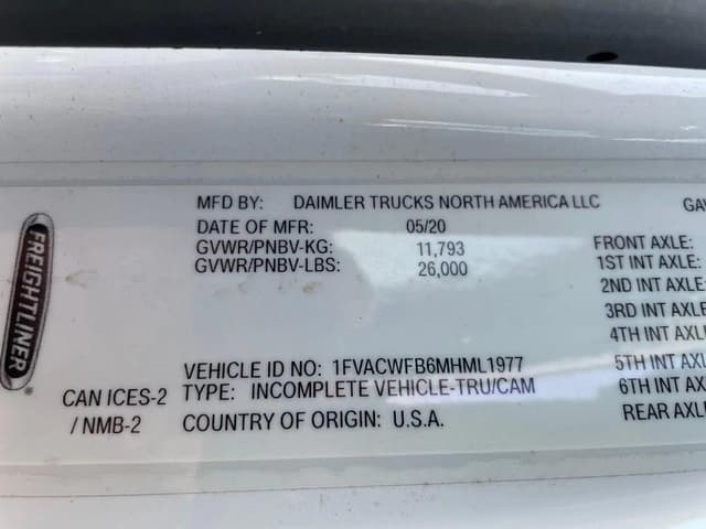 Image of Freightliner M2 106 equipment image 4