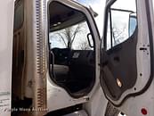 Thumbnail image Freightliner Business Class M2 106 41
