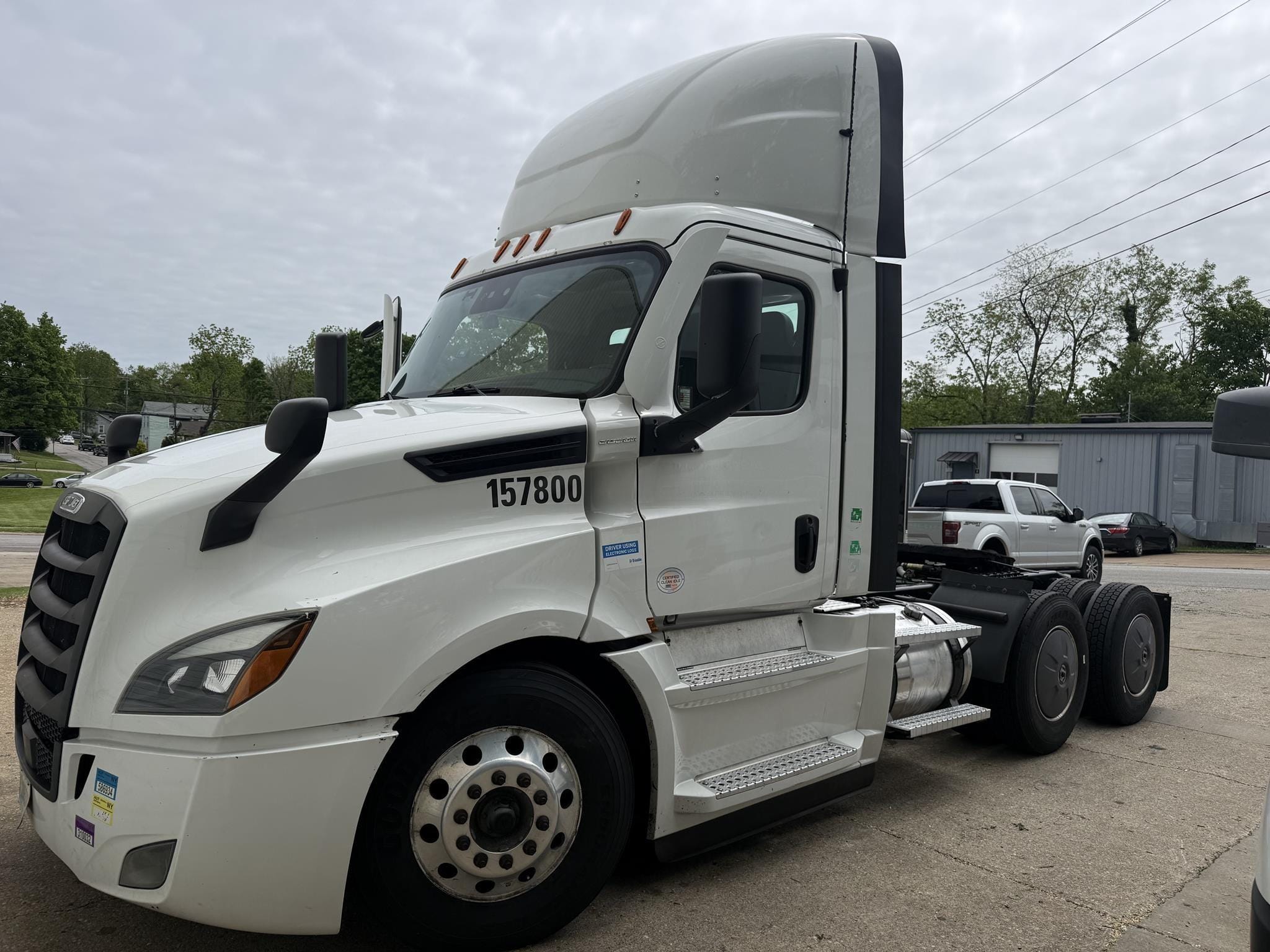 2021 Freightliner Cascadia 116 Equipment Image0