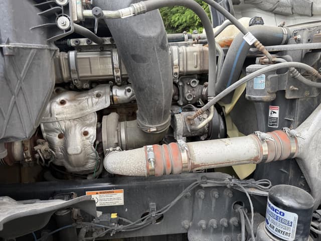 Image of Freightliner Cascadia 116 equipment image 4