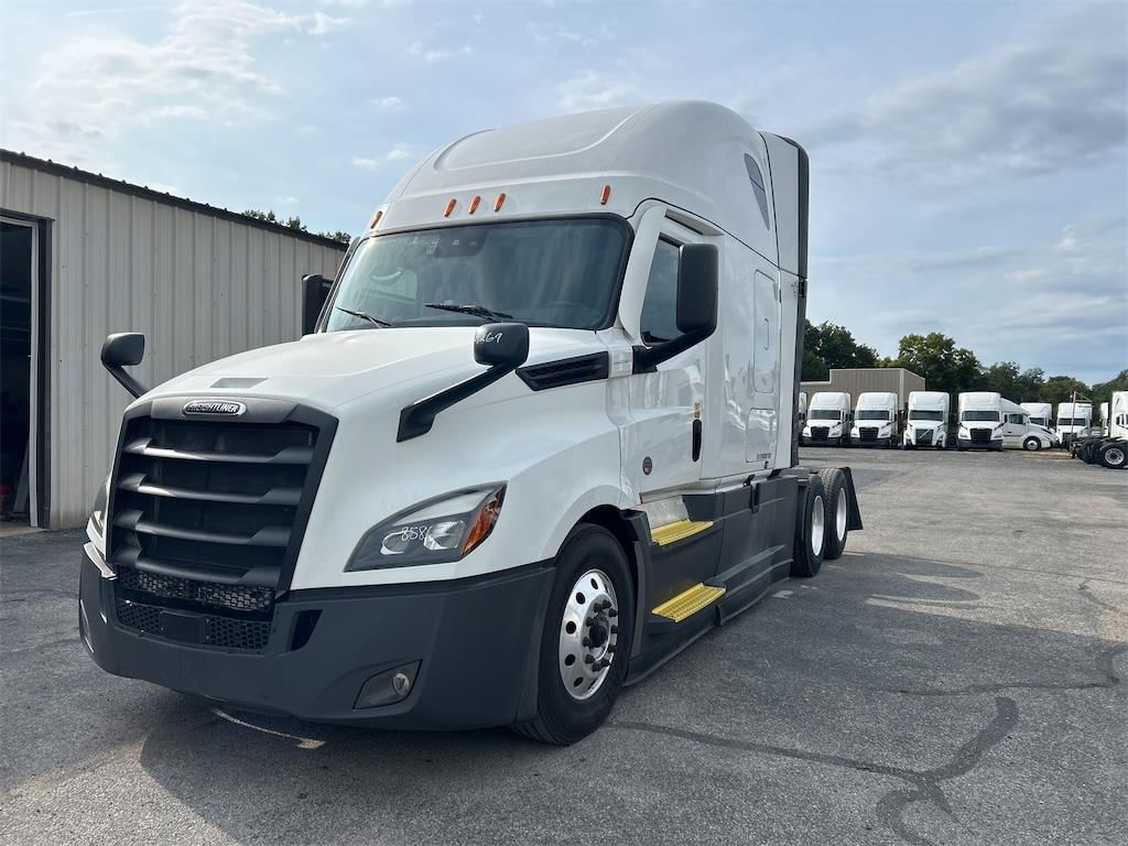 2021 Freightliner Cascadia 126 Equipment Image0