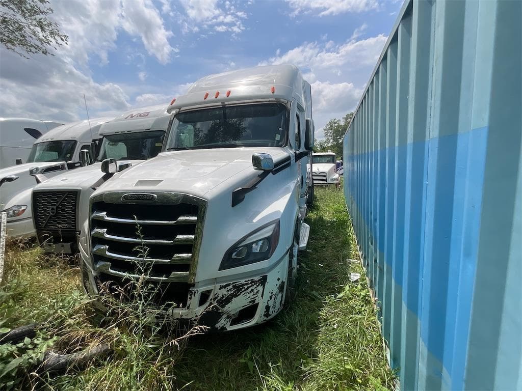 Image of Freightliner Cascadia 126 Primary image