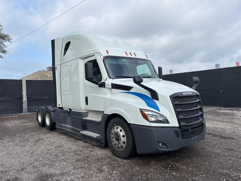 2021 Freightliner Cascadia 126 Equipment Image0