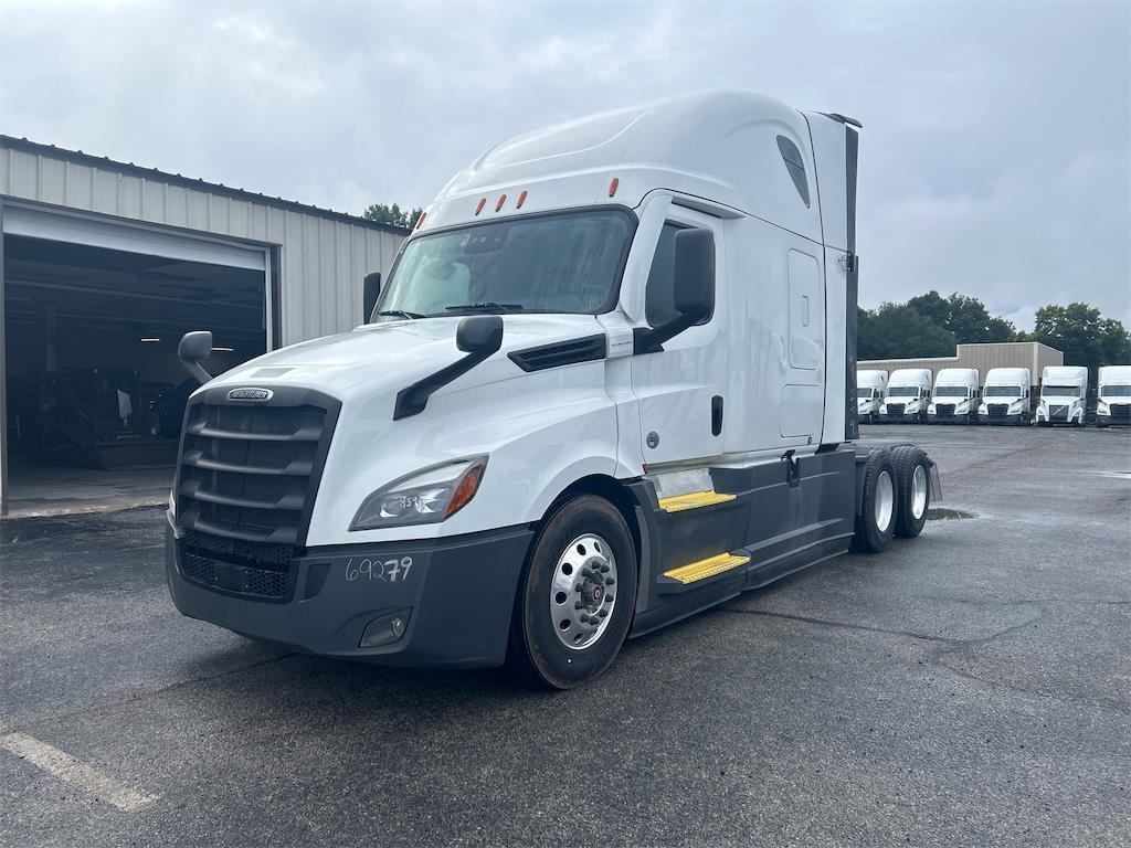Image of Freightliner Cascadia 126 Primary image