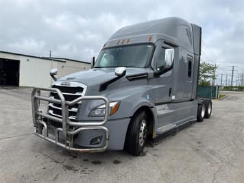 Main image Freightliner Cascadia 126