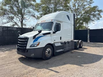 Main image Freightliner Cascadia 126
