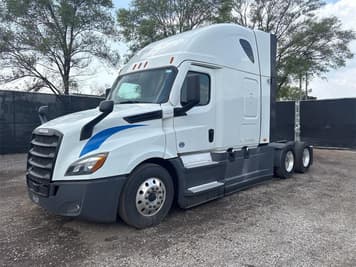 Main image Freightliner Cascadia 126