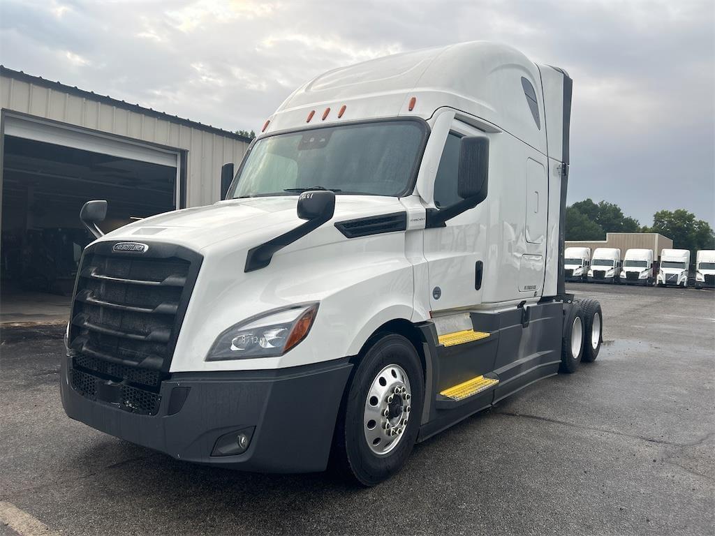 Image of Freightliner Cascadia 126 Primary image