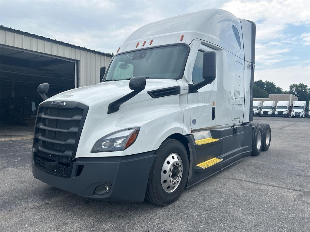 Image of Freightliner Cascadia 126 Primary image