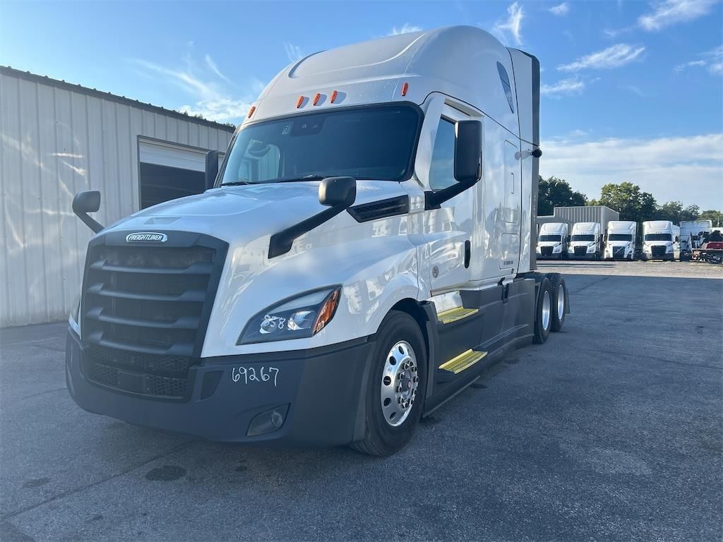 2021 Freightliner Cascadia 126 Equipment Image0