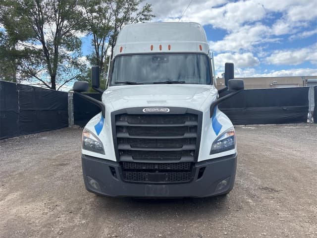 Image of Freightliner Cascadia 126 equipment image 1