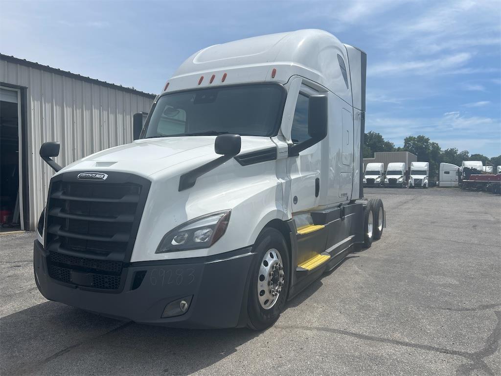 Image of Freightliner Cascadia 126 Primary image