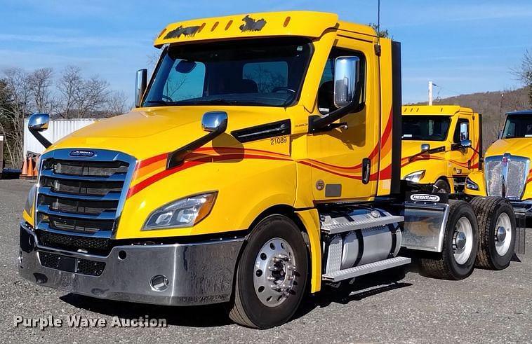 Image of Freightliner Cascadia 126 Primary image