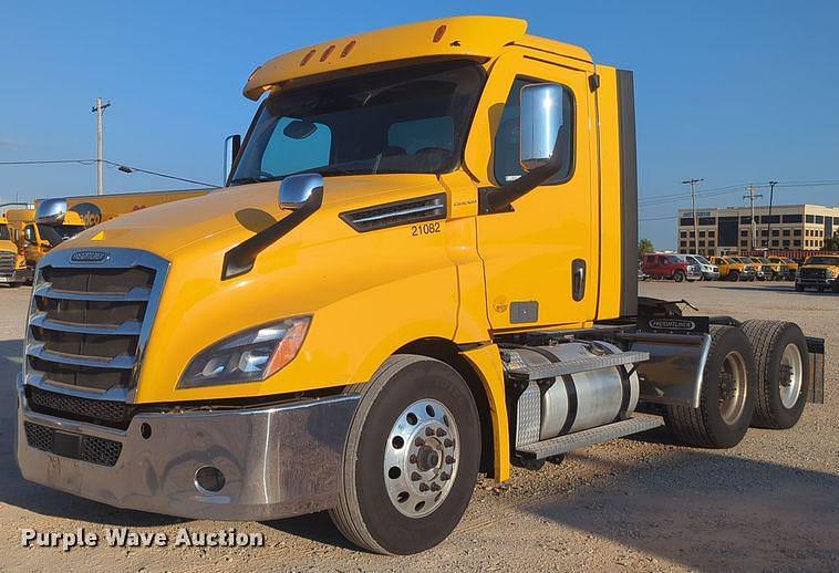 Image of Freightliner Cascadia 126 Primary image