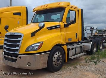 Main image Freightliner Cascadia 126