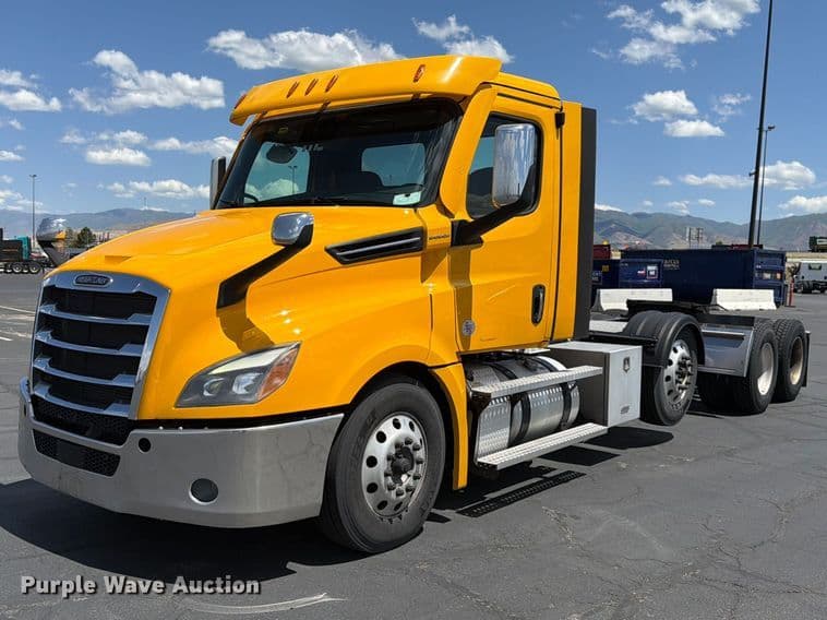 Image of Freightliner Cascadia 126 Primary image