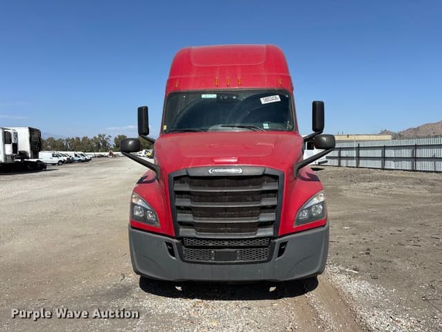 Image of Freightliner Cascadia equipment image 1